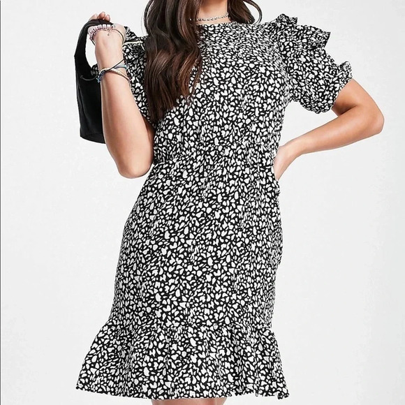 Topshop Dresses & Skirts - Topshop ruffle shoulder mini Dress